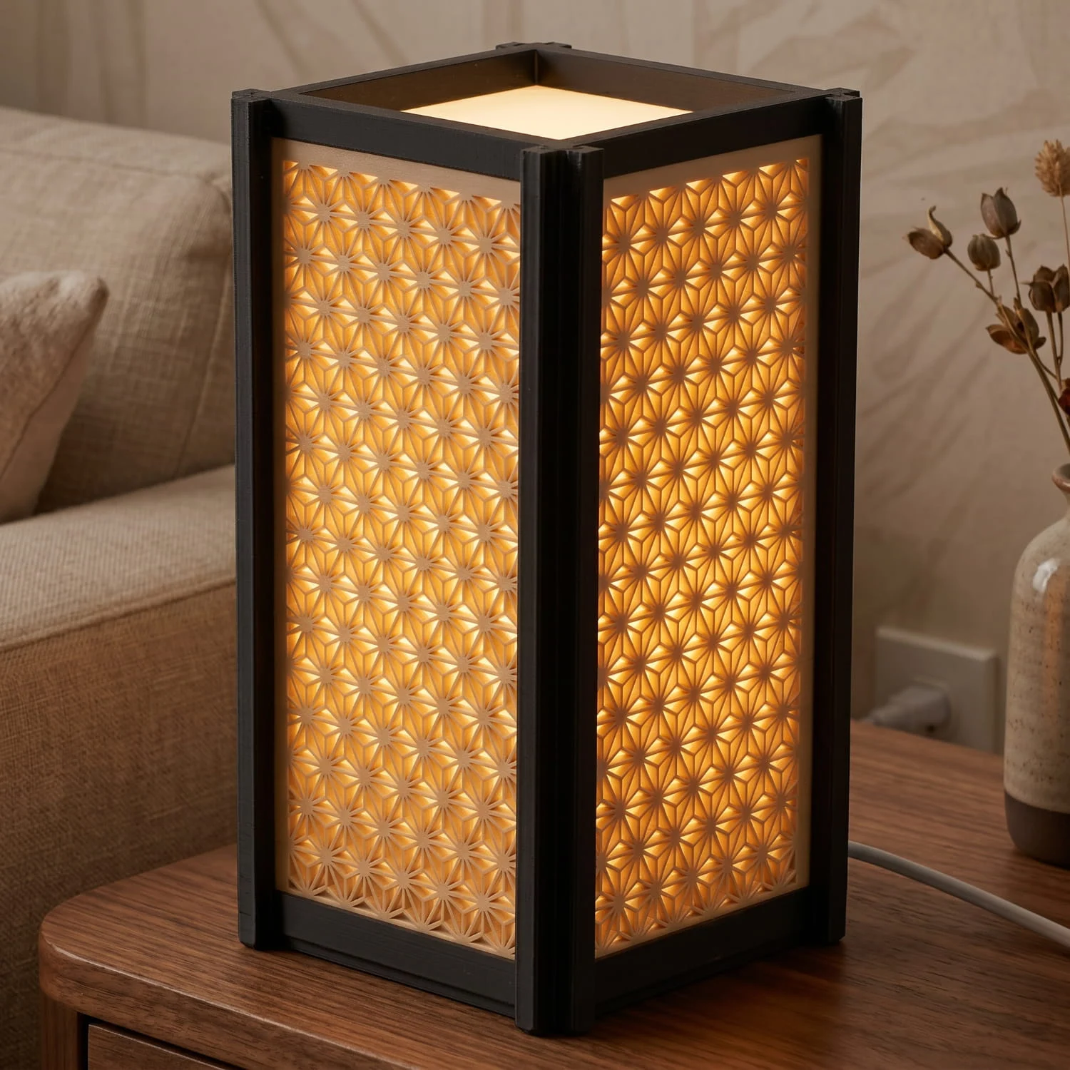 Solia – dekorativna stolna lampa bež